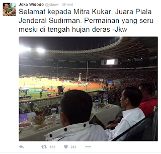 Jokowi nonton bola di GBK