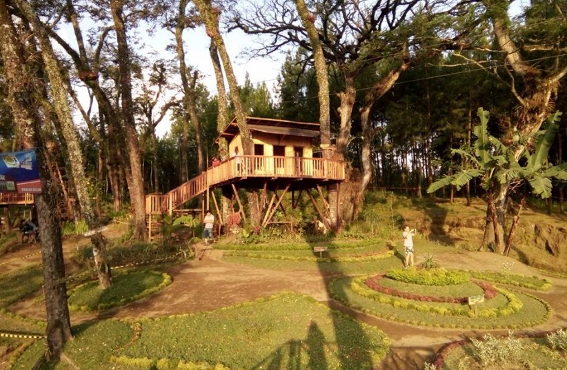 Tempat Wisata Rumah Pohon Kampung Enam Wajak Malang