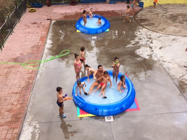 ESTOS LOCOS BAJITOS: FIESTA DEL AGUA