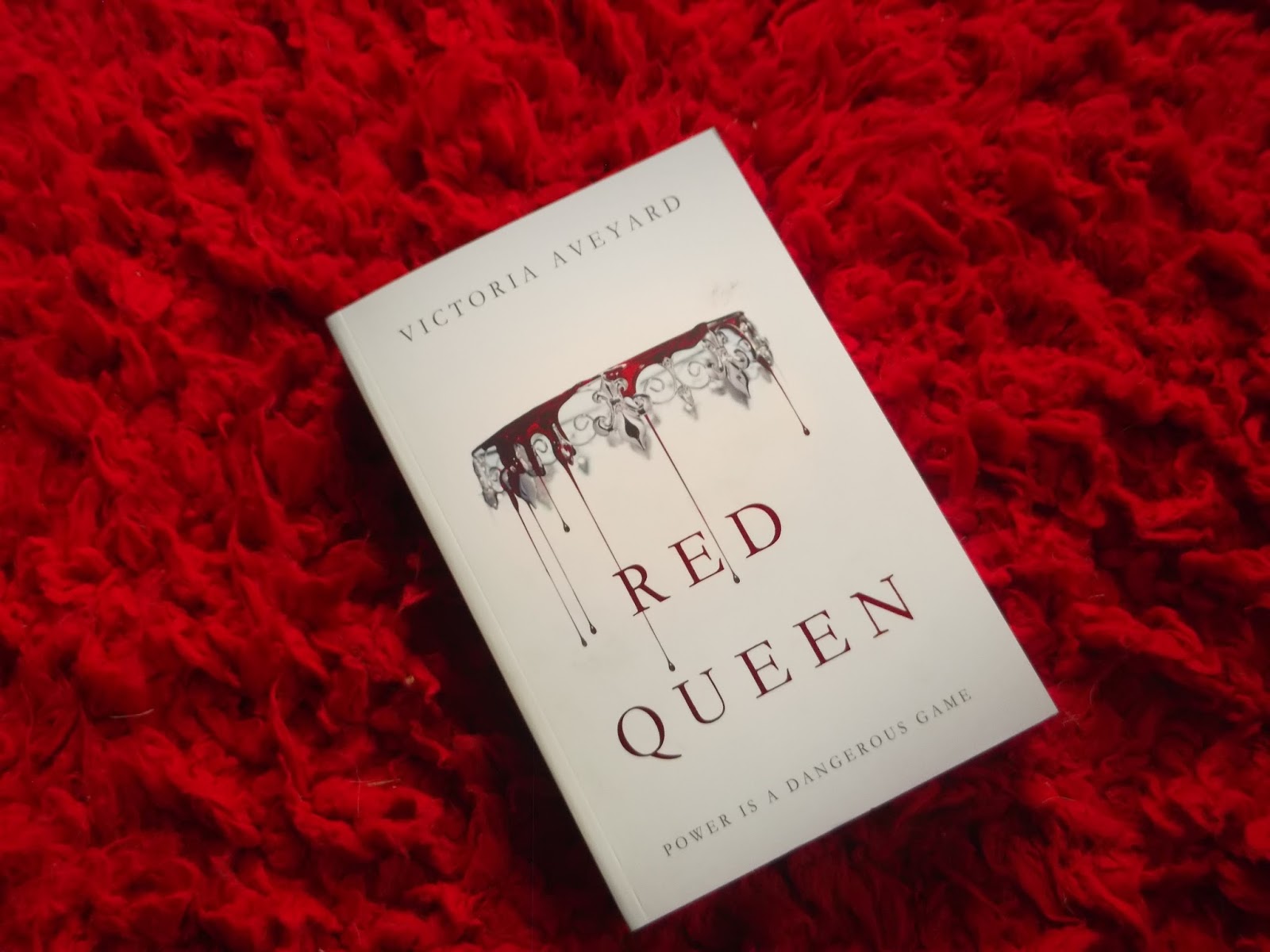 Hills of Books Red Queen (Red Queen 1) by Victoria Aveyard