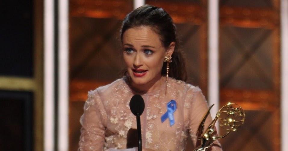Alexis Bledel recebe Emmy de Melhor Atriz Convidada em Série Dramática The Handmaid's Tale Brasil Alexis Bledel recebe Emmy de Melhor Atriz Convidada em Série Dramática The Handmaid's Tale Brasil