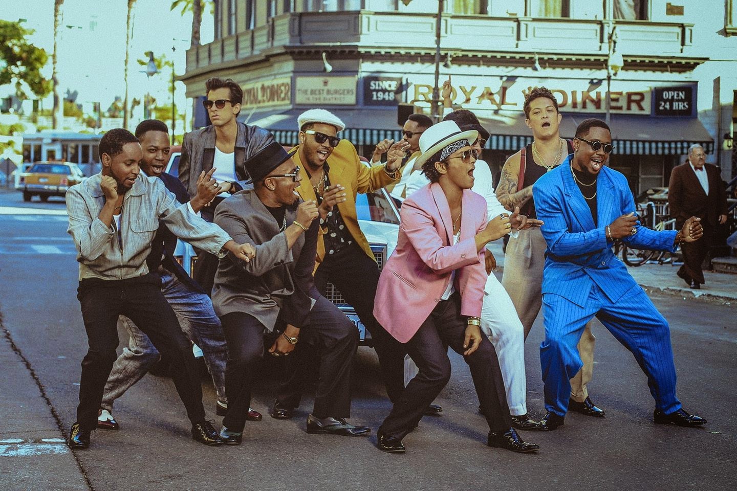 Mark Ronson & Bruno Mars premieres ‘Uptown Funk’ video... * Toya'z