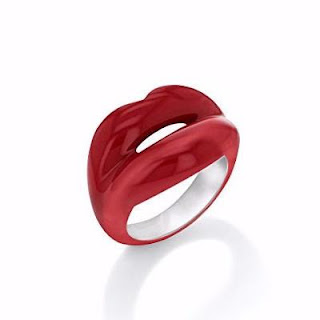 Hot Lips' is an iconic design by Solange, symbolising never ending kisses. The Classic Red colour signifies the passion and power of love. Made from sterling silver and hand painted with lacquer This ring is even featured in the V&A Museum Jewellery collection due to it's fame and iconic design. 