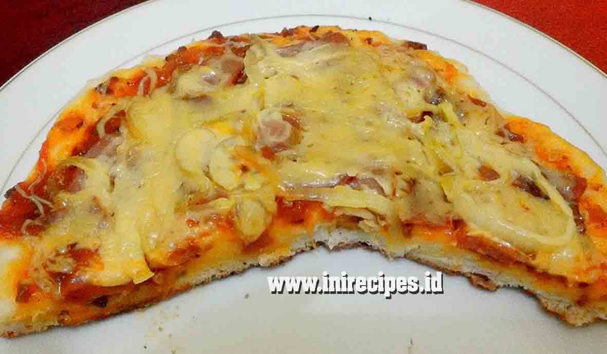 Cara Membuat Pizza Teflon Anti Gagal. Lebih Hemat dan Enak Cara Membuat Pizza Teflon Anti Gagal. Lebih Hemat dan Enak