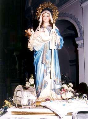 Virgen de la Candelaria en México Foto de la Virgen de la Candelaria o Nuestra Señora de la Candelaria saliendo de iglesia en México