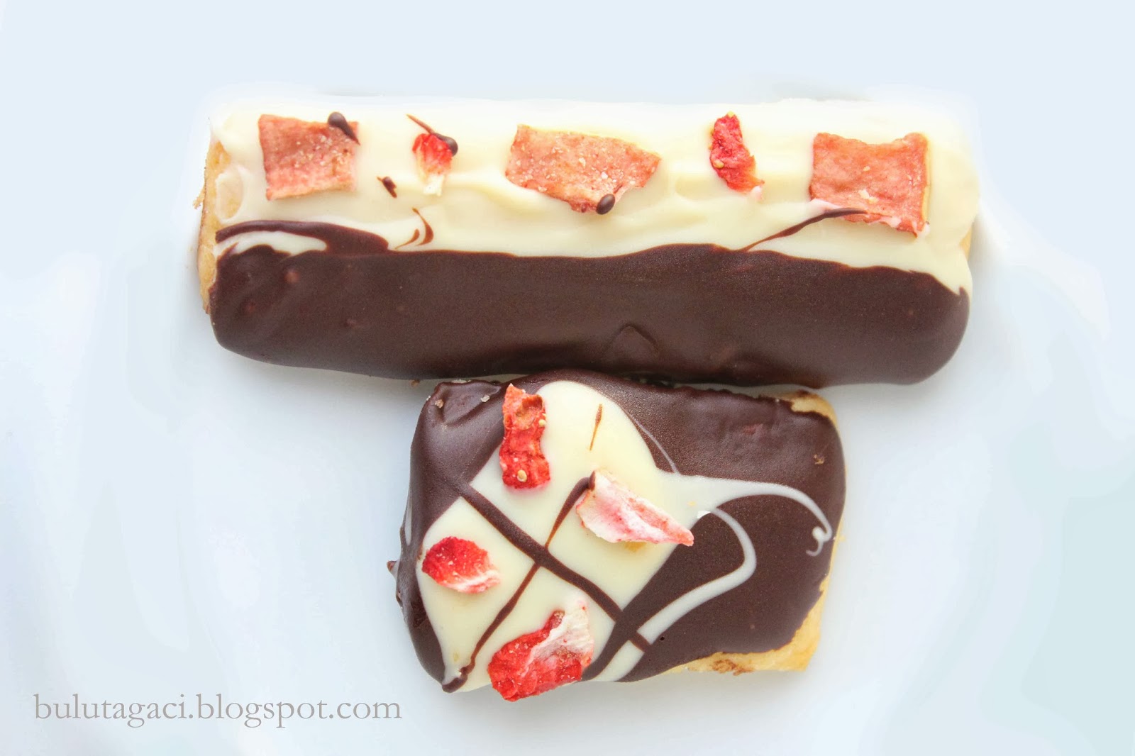 Nasıl Yapılır İki Renk Çikolatalı Kurabiyeler ve Karamelli Çikolata