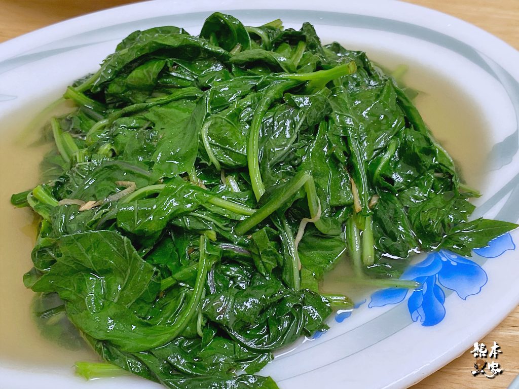 沒店名的炒野菜秘境餐廳三峽山上美食只賣星期天的大豹溪旁隱藏版美食餐廳