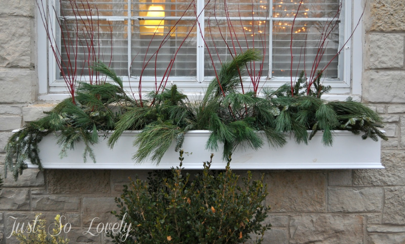 Just So Lovely: Our Outdoor Christmas Decor