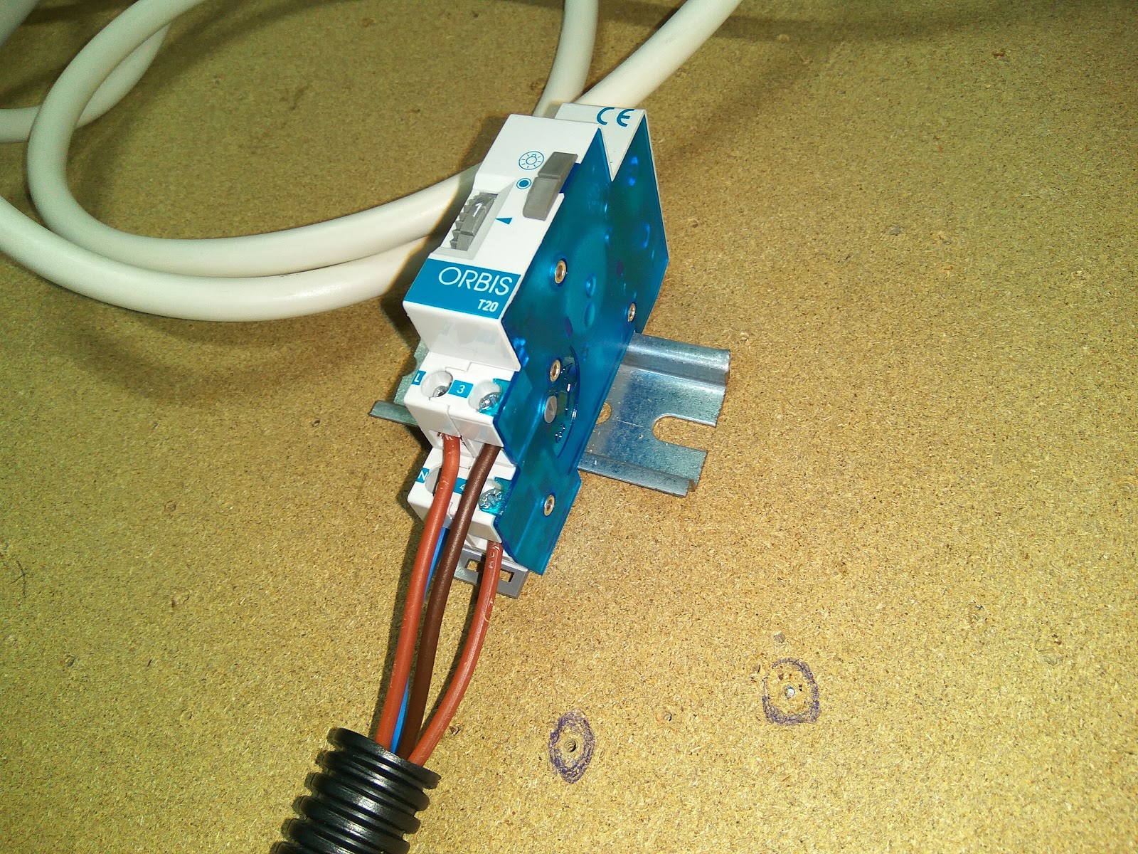 1º FPB ELECTRICIDAD Y ELECTRÓNICA: IED - PR18 - INSTALACIÓN DE UN