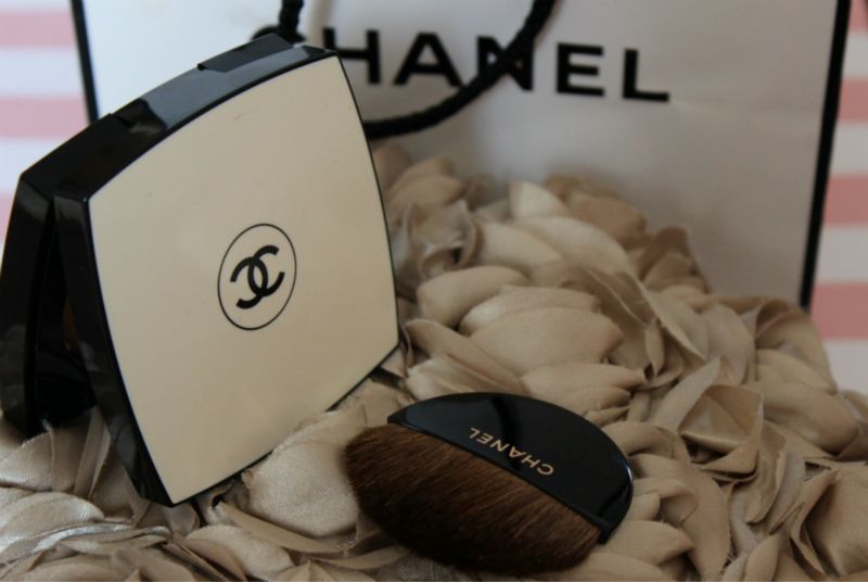 Chanel] Les Beiges Glow Gel Touch Foundation TOUCHE DE CUSHION+Sample+Pouch