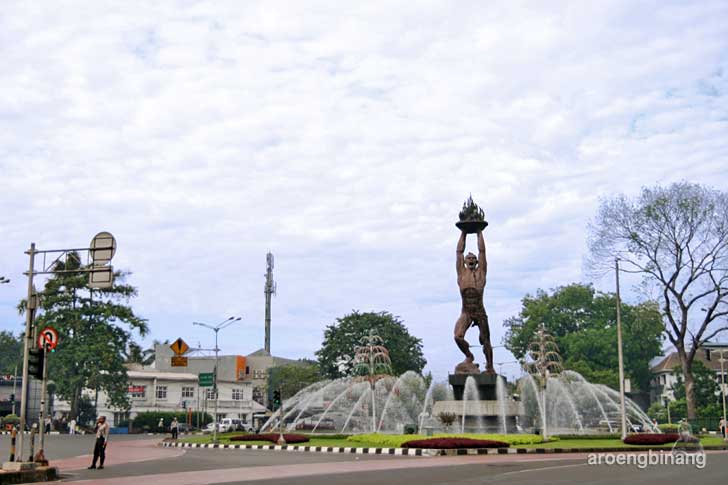 patung pemuda membangun jakarta