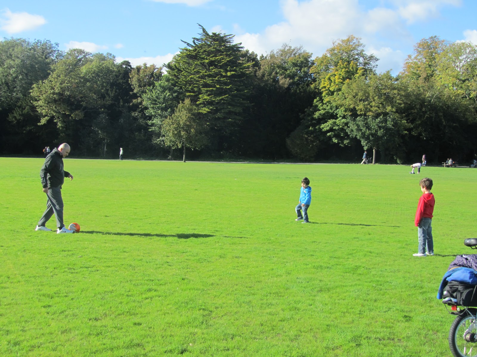 EXPAT WITH KIDS IN DUBLIN : Sunny Saturday in Marlay Park (Dublin 16)