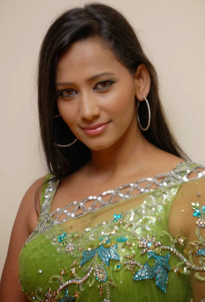 aunty mulai pictures ~ Hot aunty Photos, Hot Actress 