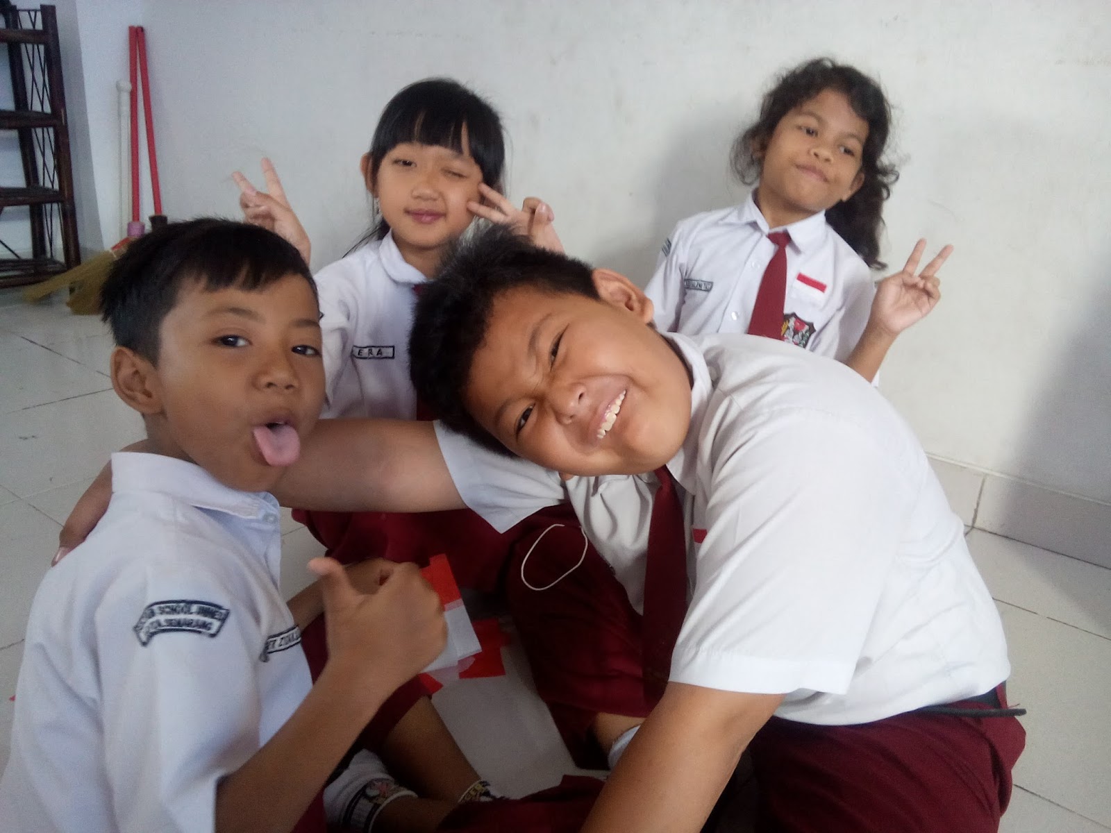 Belajar Sikap Nasionalisme, Gotong Royong, dan Toleransi