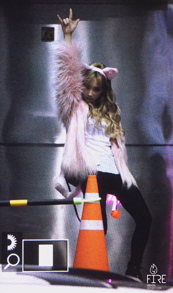 오늘 태연 출근길 (냥이코스프레) | 인스티즈