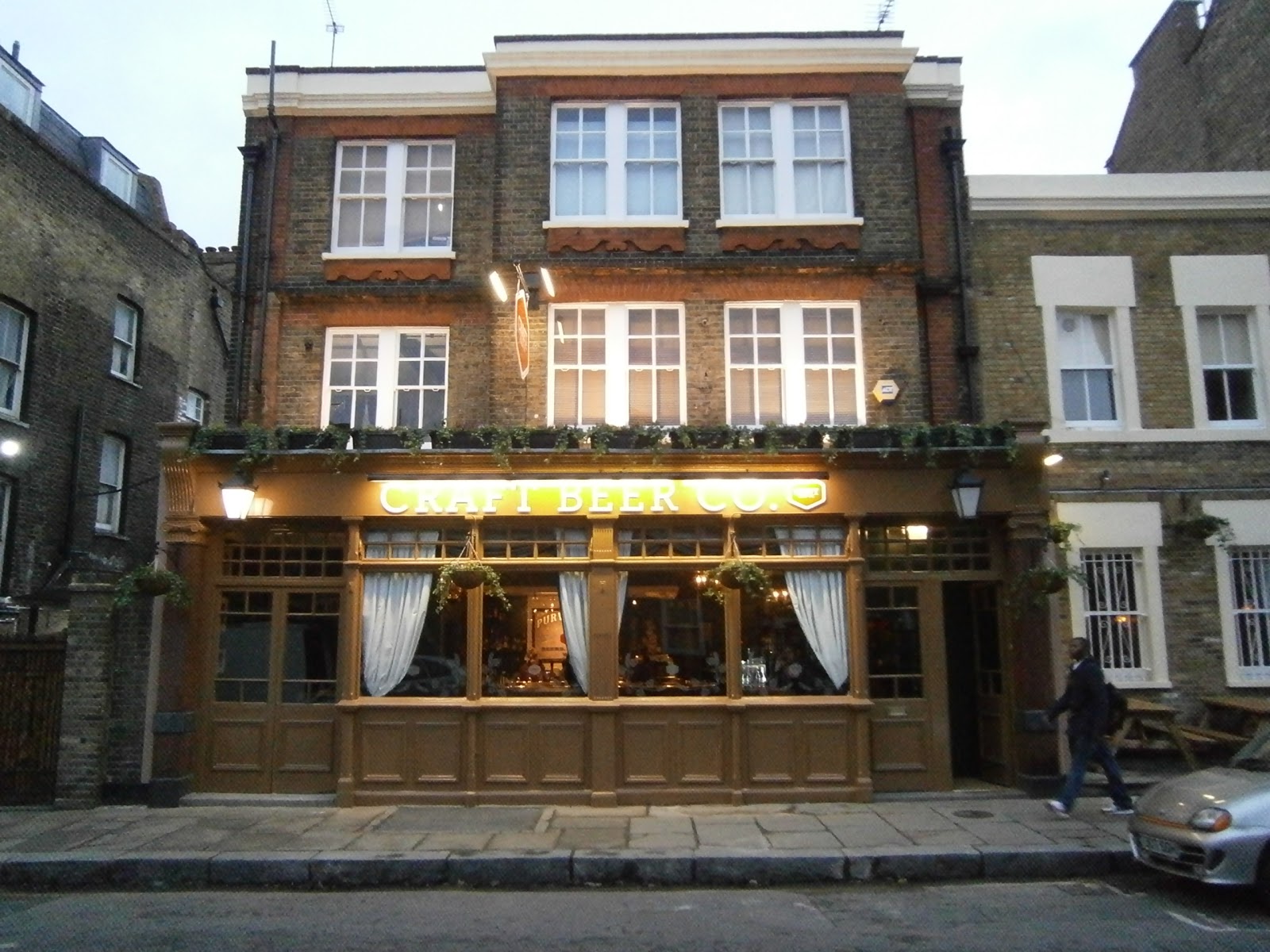 Beers, Steam and Nationals Craft pub in Islington