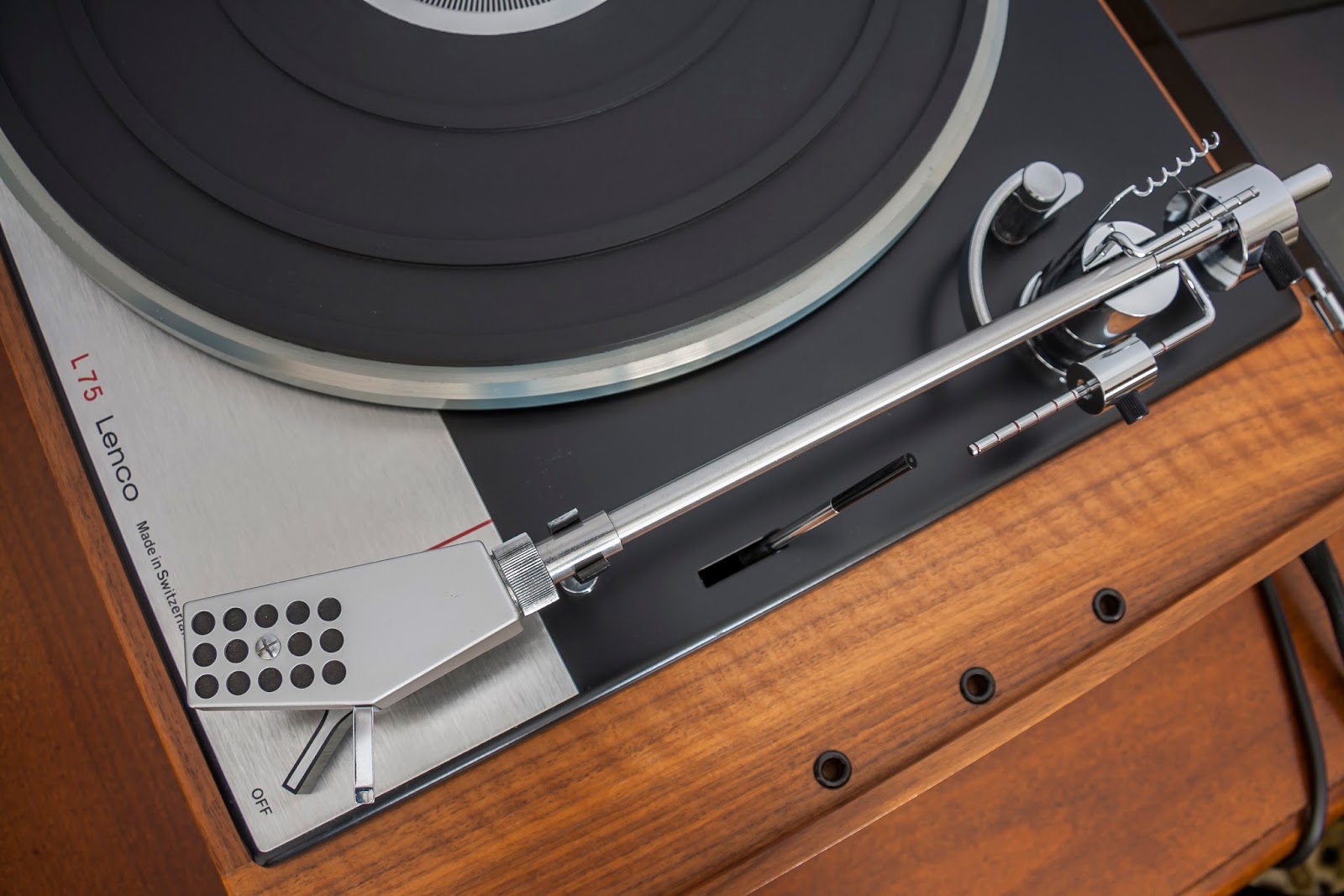 Lenco l-85. Проигрыватель lenco l78. Проигрыватель винила ленко. Lenco l75-l78. Lenco l75.