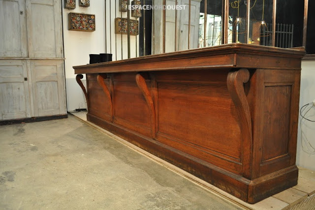 oak counter