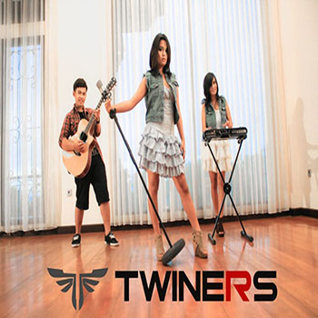 The Twiners - Malam Minggu