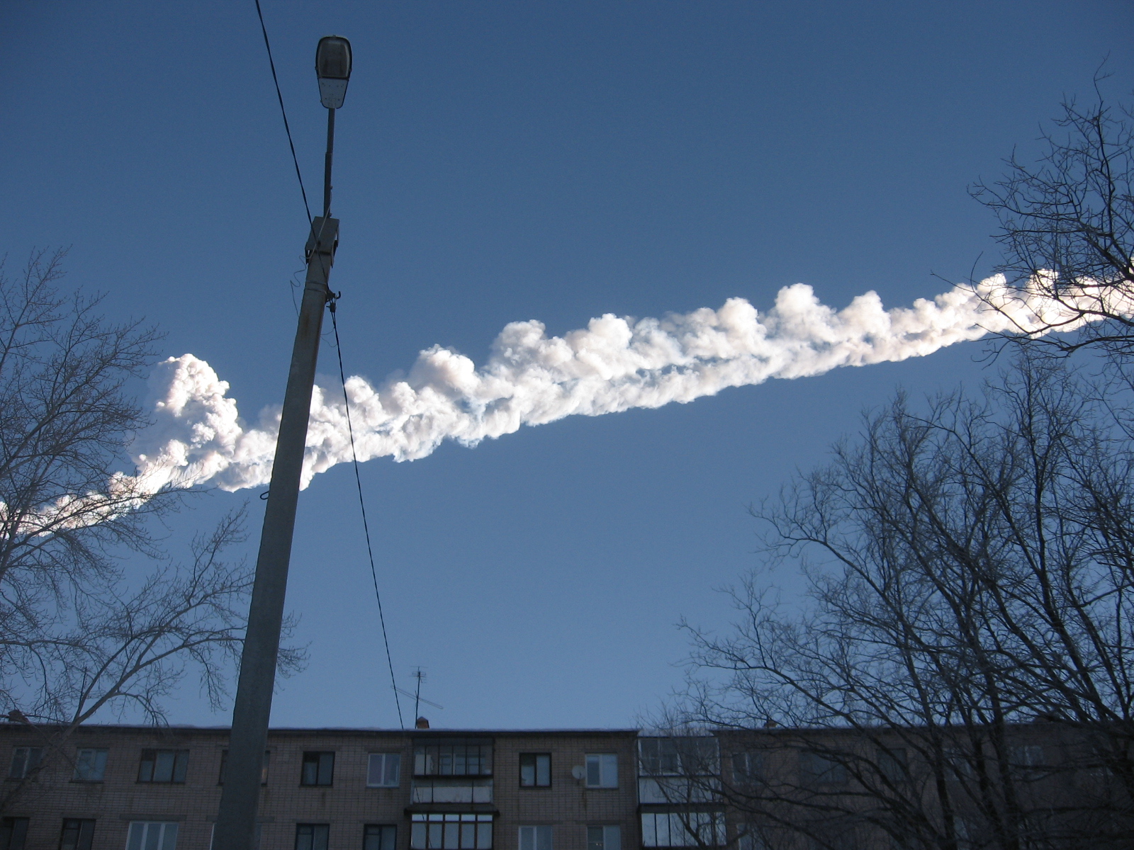 Метеорит в челябинске 2013. 2013. Метеорит в челябинске 2013. Челябинский метеорит 15 февраля 2013. Чебаркульский метеорит.