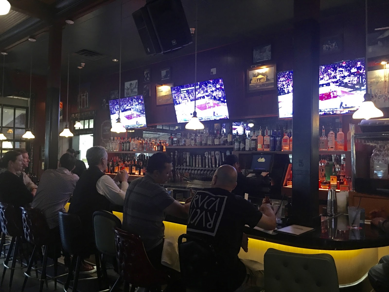 GREAT EATS HAWAII LUCILLE'S SMOKEHOUSE BBQ LONG BEACH, CA