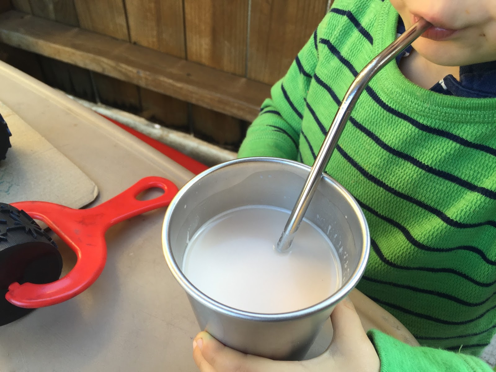 EVERYDAY ALLERGIC Homemade Almond Milk
