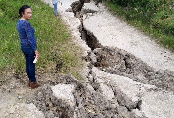 ( FOTOS ) Falla Geologica Esta Provocando Enormes Grietas En Colombia. ( FOTOS ) Falla Geologica Esta Provocando Enormes Grietas En Colombia.