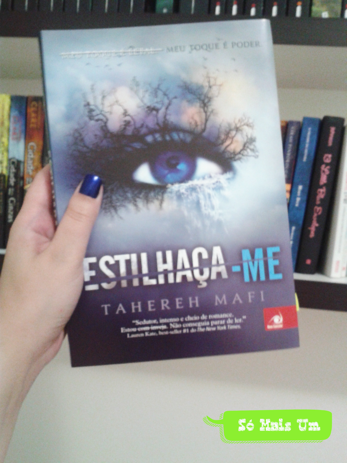 Resenha: Estilhaça-me Resenha: Estilhaça-me