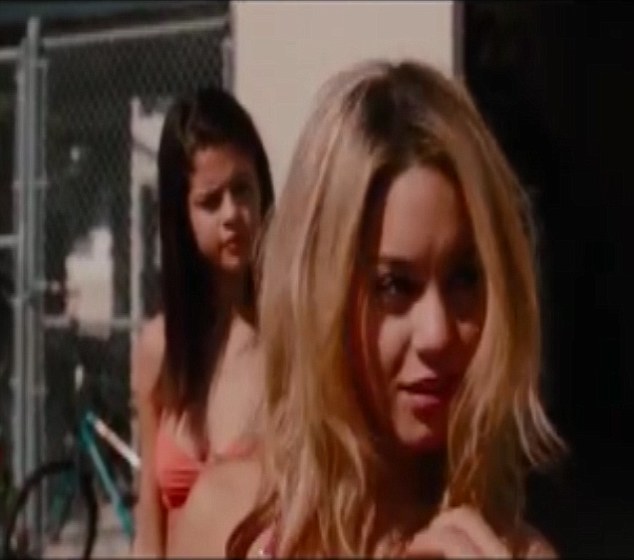 Teen anal torture on a bench Naked college homecoming parties