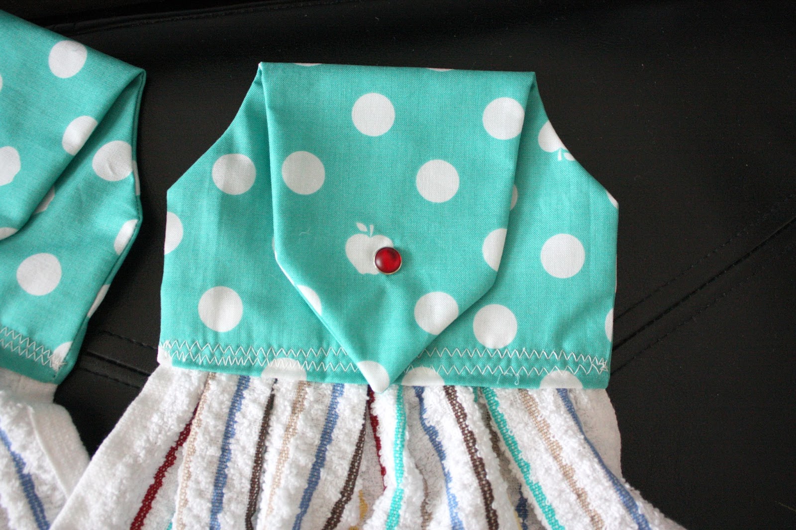 kitchen-towel-with-snaps