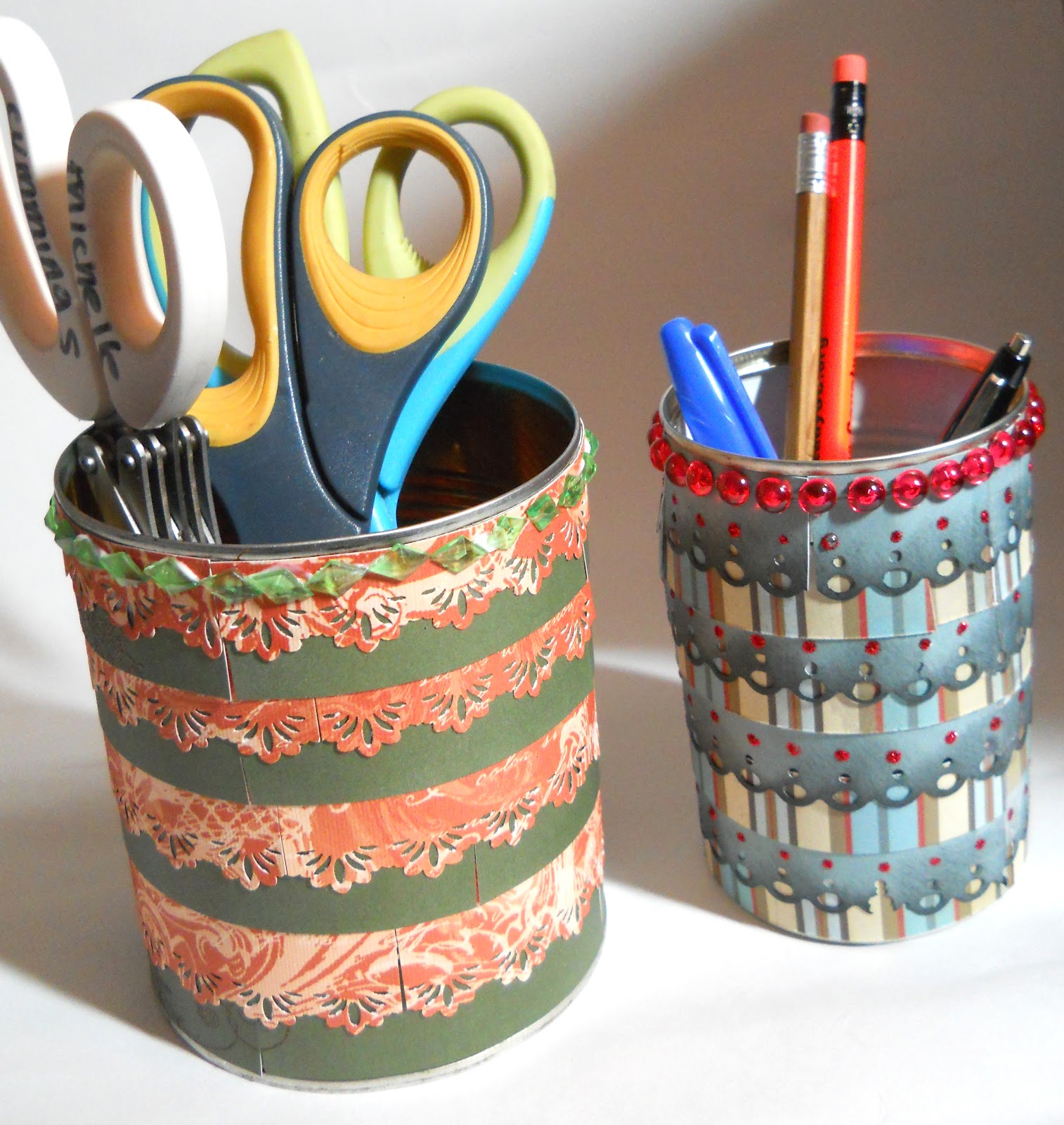 Chattering Robins: Decorated Pencil Tins!