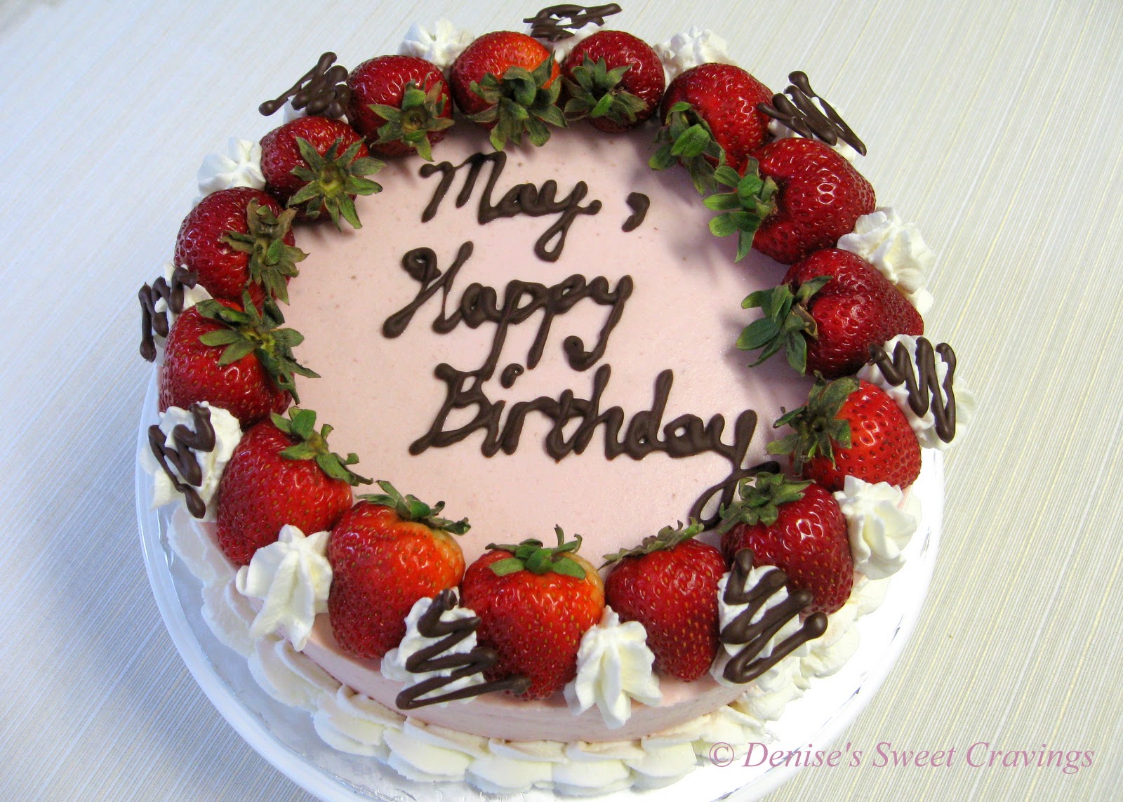 HOW's Baking Layered Strawberry Cheese Cake