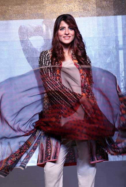 Zainab Chottani, Lawn spring summer 2015, Lawn designer, Lawn collection, Pakistani Lawn, Lakhany Silk Mills, LSM, Pakistan Fashion, Fashion Blog, red alice rao, redalicerao