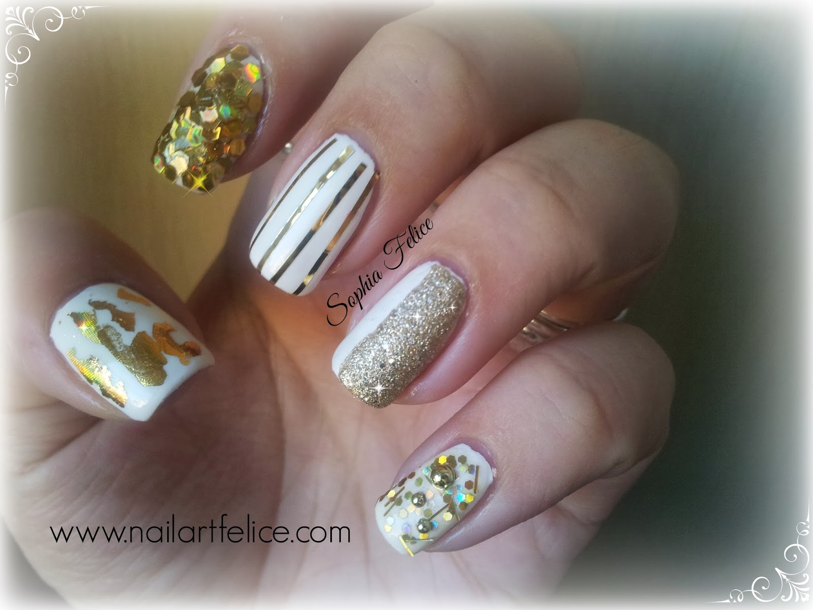 Decorazione unghie con foil oro e smalto bianco