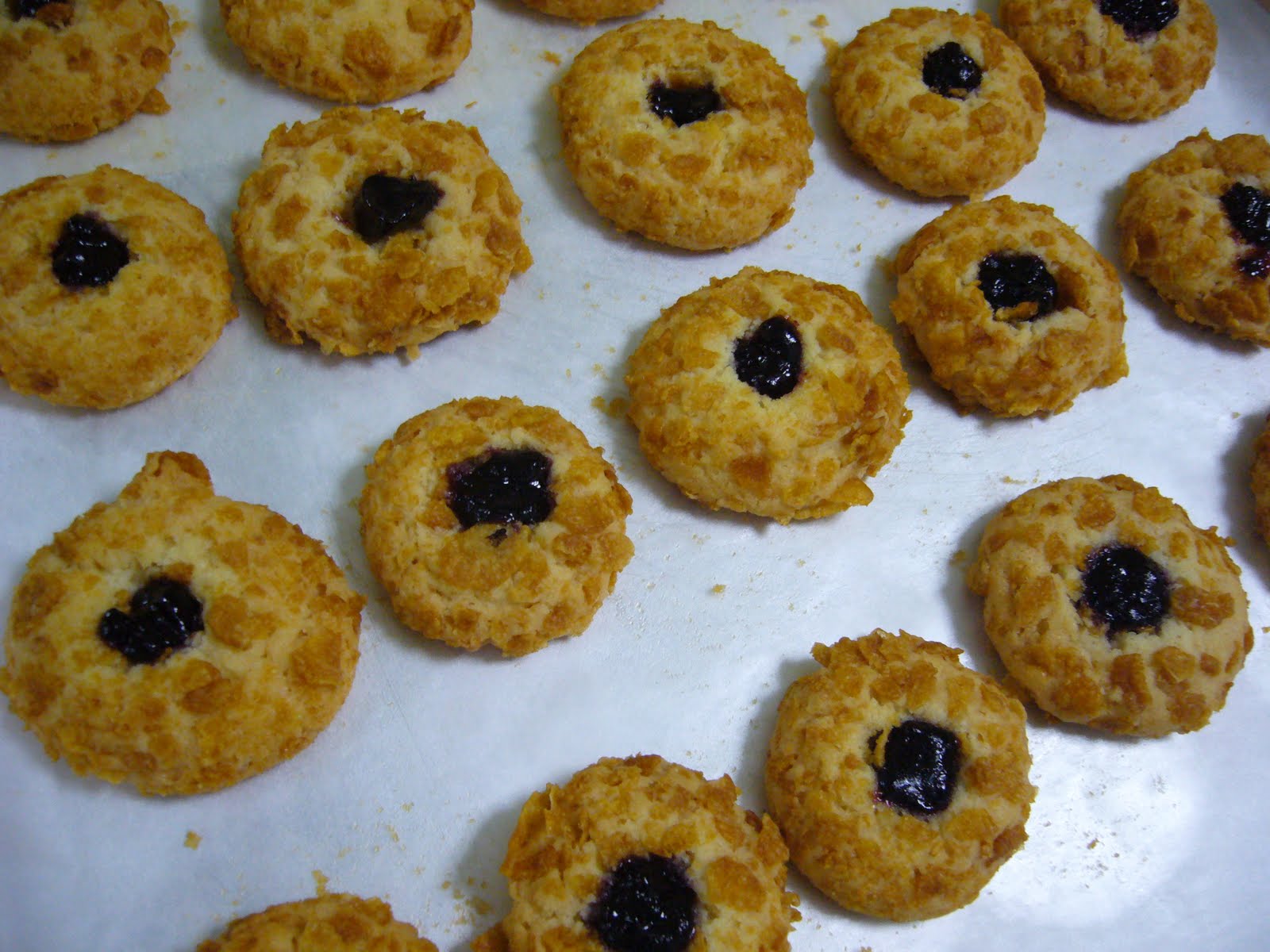 Food of my life CNY 2011 Bakes Jam filled corn flake cookies