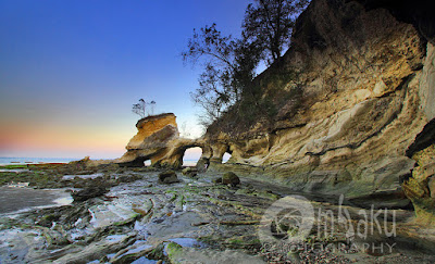 Senja di Pantai Watu Parunu Sunset di Pantai Watu Parunu
