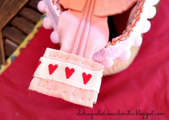 Bolso de rafia decorado