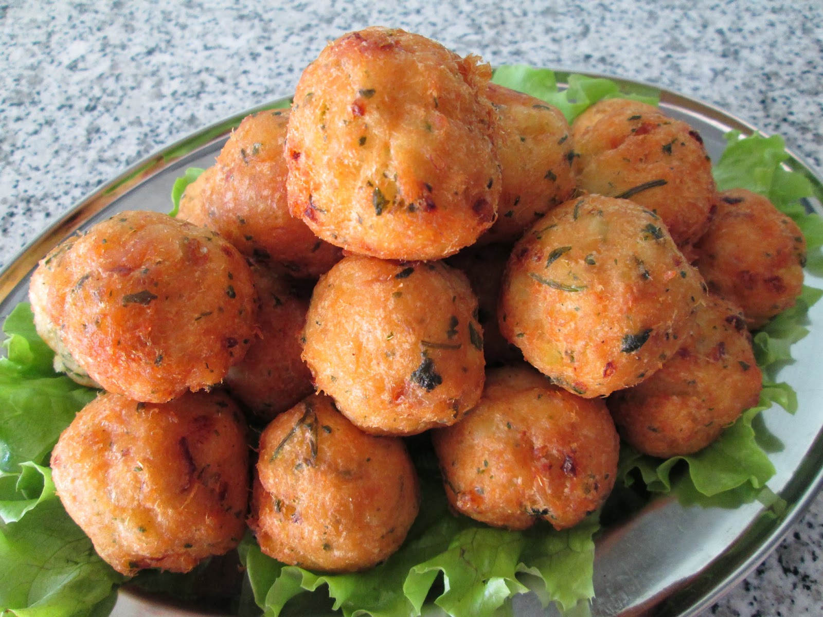 Bolinhos de Bacalhau Colher de Pau e Salto Alto