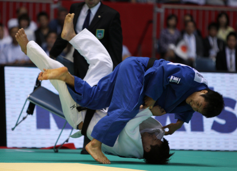 Beyond Grappling: Ippon!