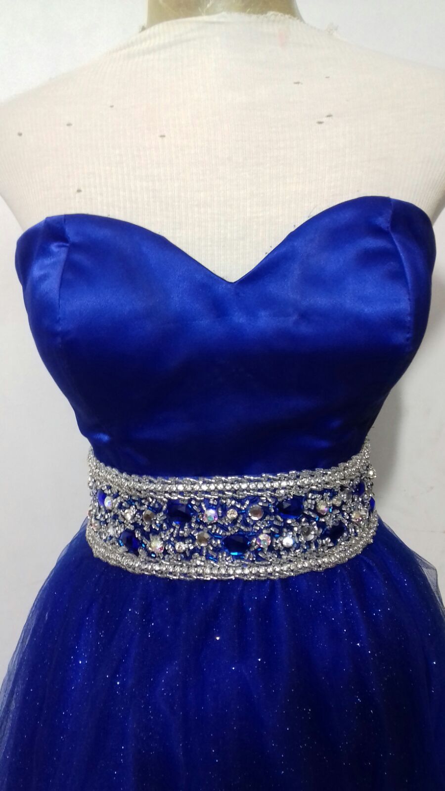 vestido azul com prata