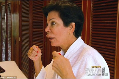 Kris Jenner lips swell up mysteriously from allergy
