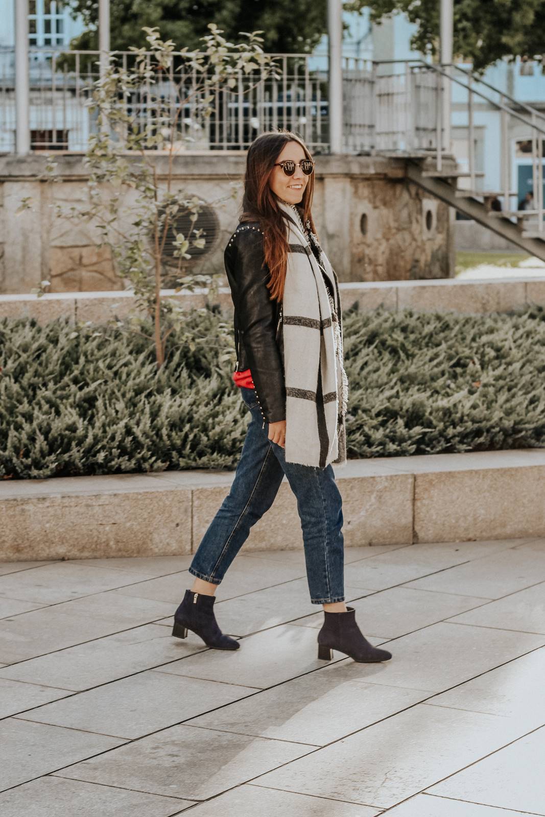 look rockport boots and mom jeans look_rockport_boots