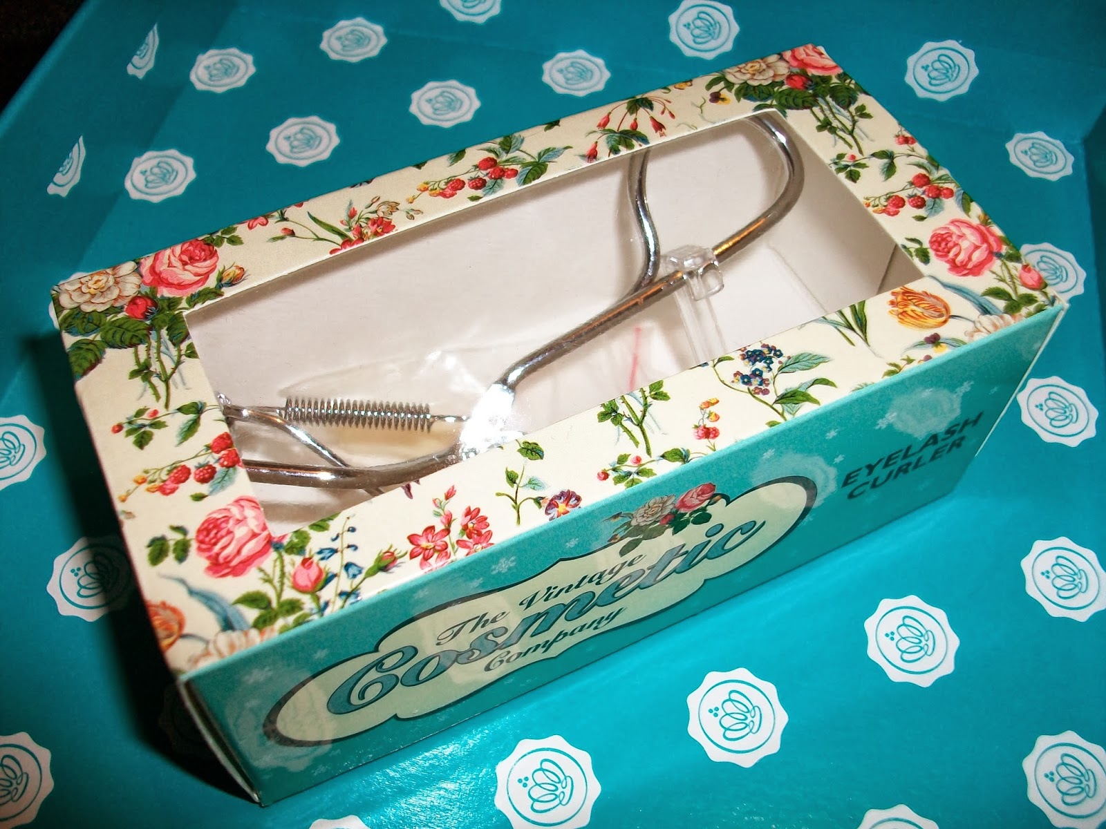 Zoe Lianne Beauty and Lifestyle Blog The Vintage Cosmetic Company Eyelash Curler
