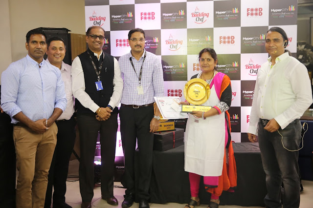HyperCITY Budding Chef- Mumbai_(L-R)_Pradeep Das, Manoj Jain,, Hemant Ta... HyperCITY Budding Chef- Mumbai_(L-R)_Pradeep Das, Manoj Jain,, Hemant Ta...