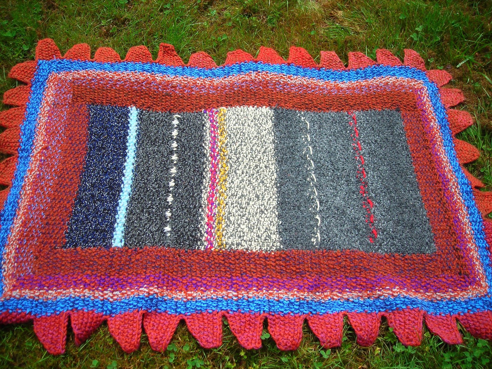 Red Basket A few Ideas for Leftover Yarn Blankets and Rugs