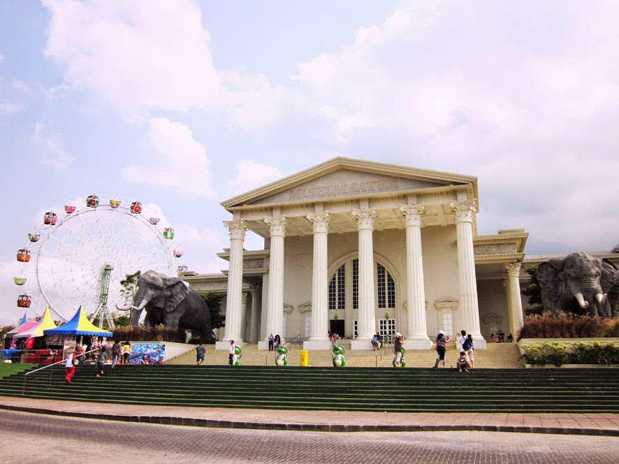 Trip & Travel Journal: BATU SECRET ZOO - JAWA TIMUR PARK 2, INDONESIA