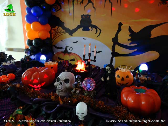 Decoração tema Halloween para aniversário - Mesa decorativa luxo Decoração tema Halloween para aniversário - Mesa decorativa luxo