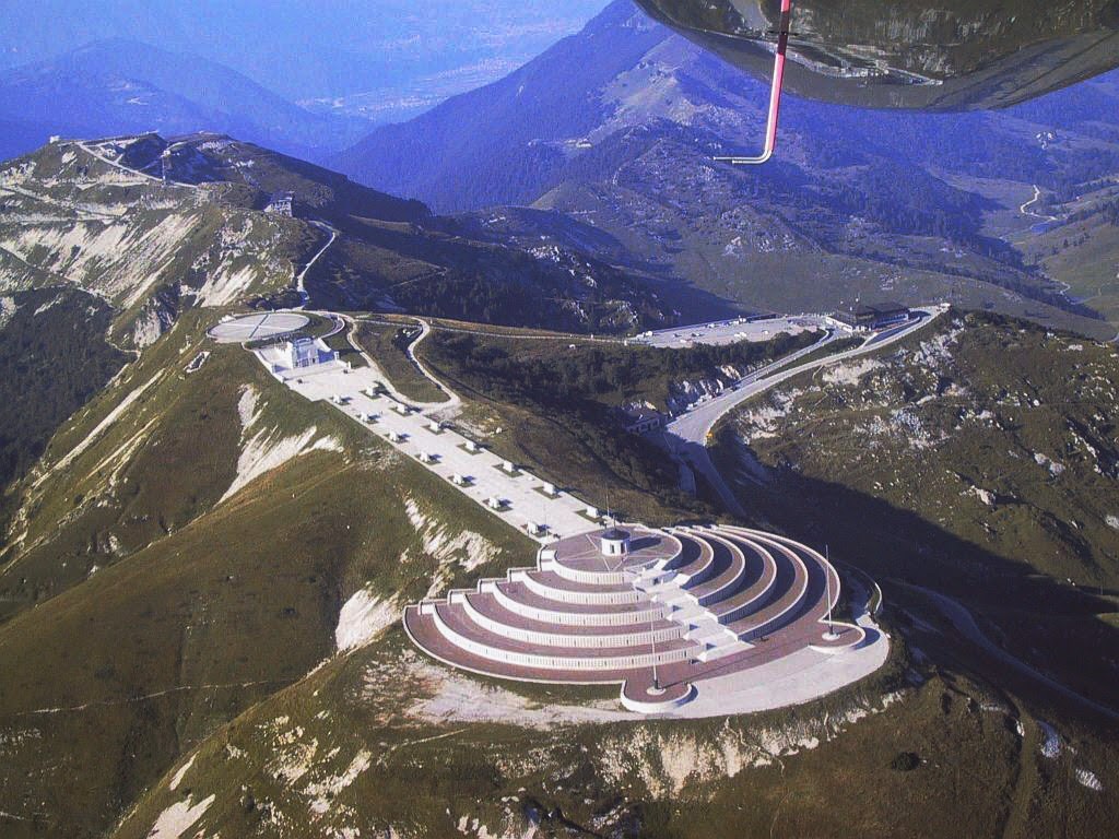 Passo Passo: Escursione sul Monte Grappa e Strada Cadorna