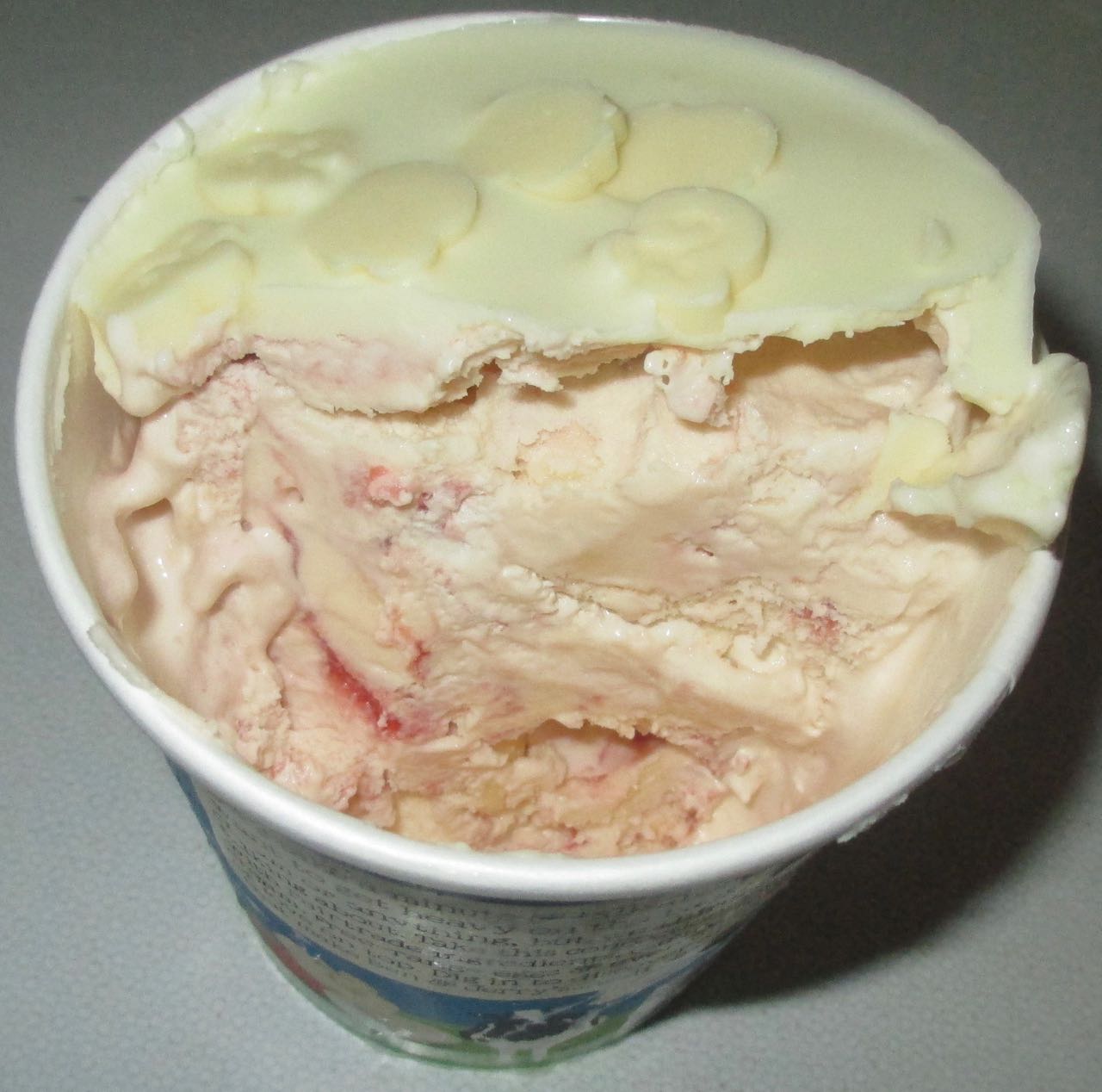 loop th Margaret Mitchell FOODSTUFF FINDS: Ben and Jerry's Topped Strawberry Swirled (Morrisons) By  @Cinabar
