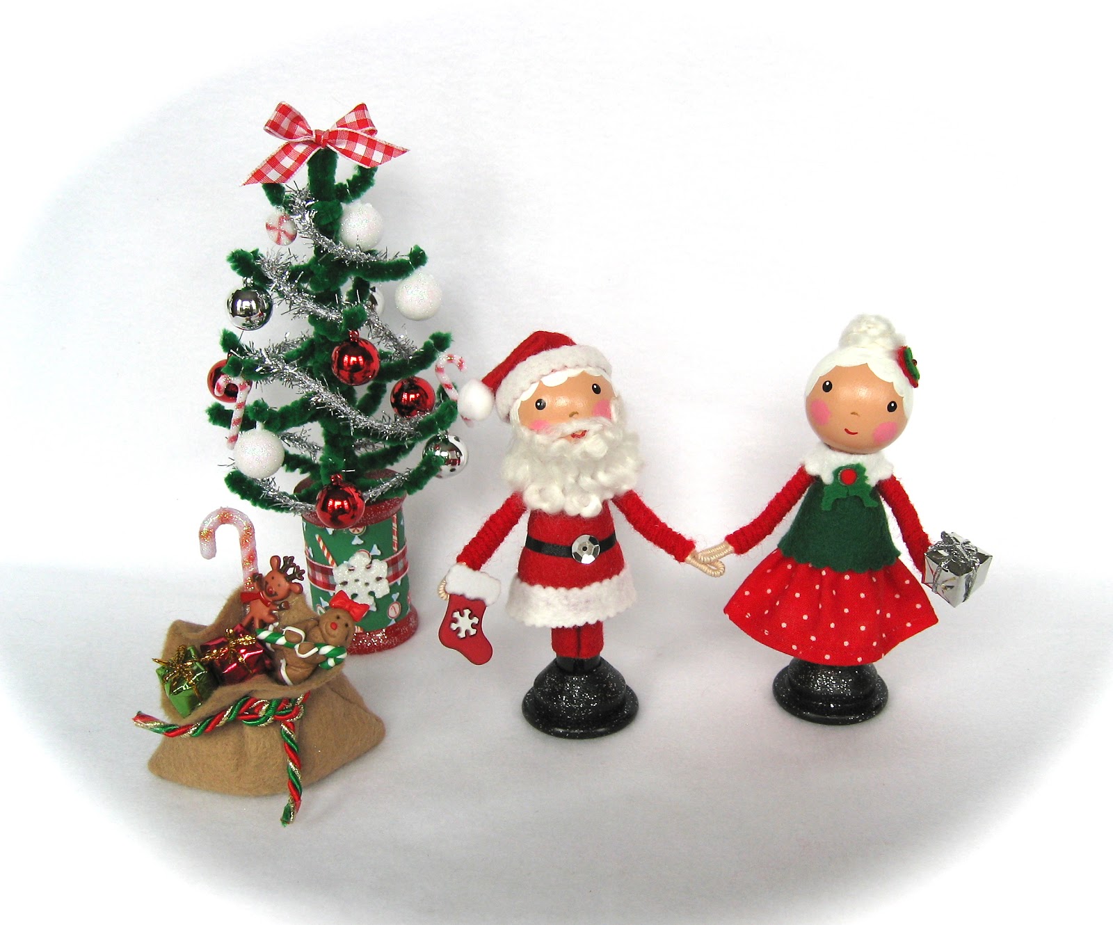 Cotton Candy Dolls Christmas Clothespin Doll Set